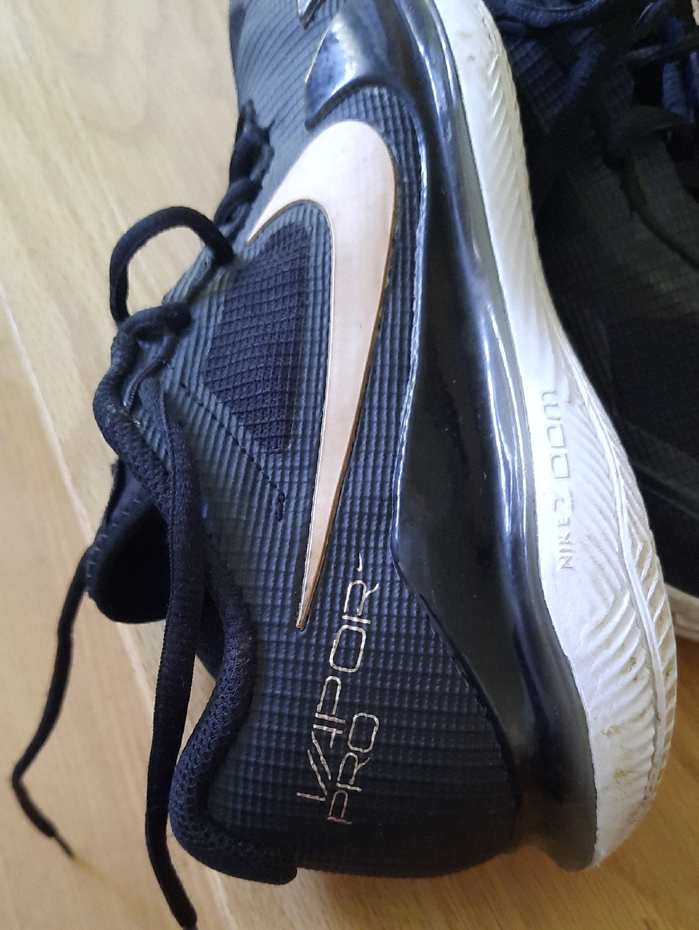 Nike Women’s Black Athletic Sneakers with Gold Swoosh Accent Size 6 - Picture 8 of 8